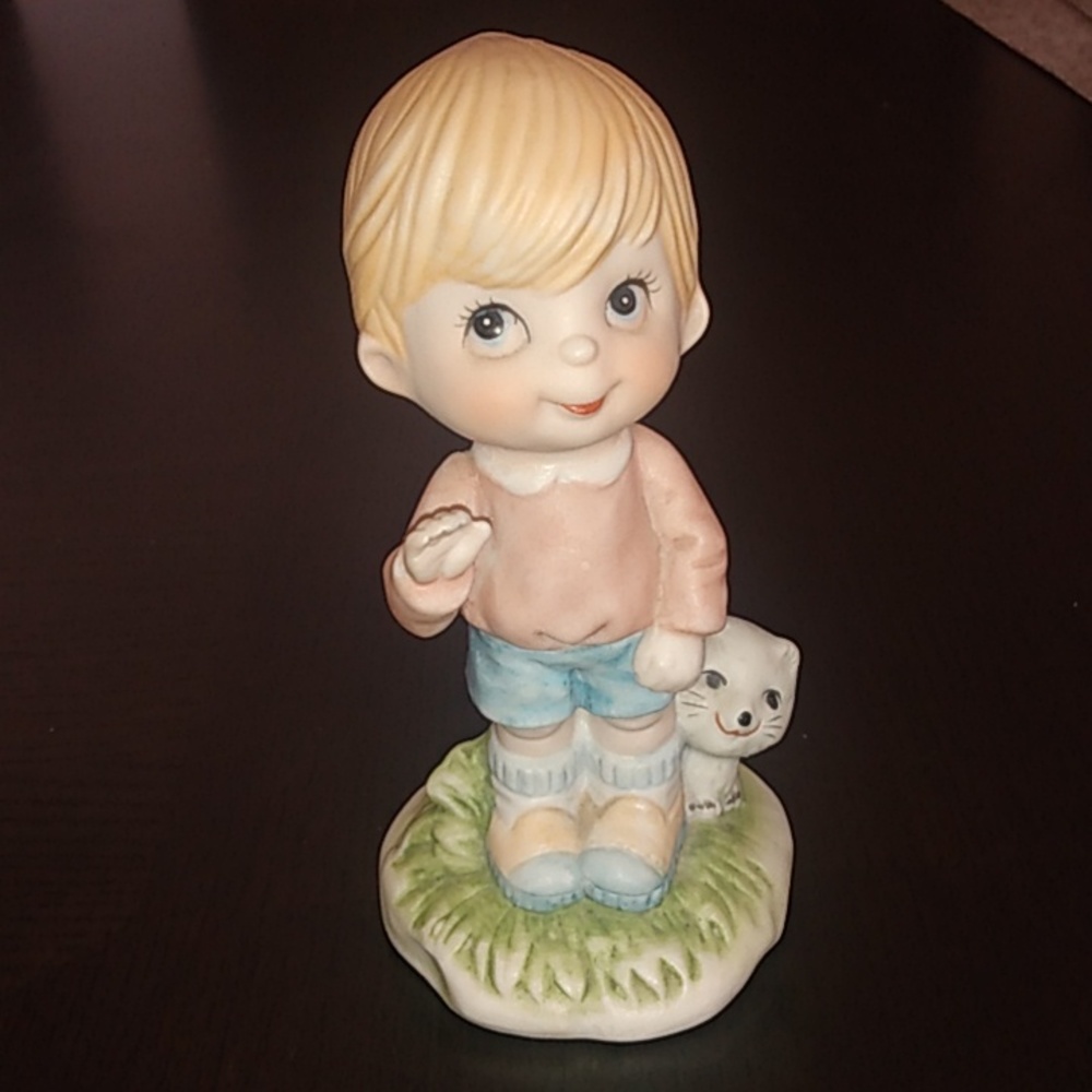 Luv Ums Collection "Love is Being Friendly" Boy & Kitten figurine Warner Press